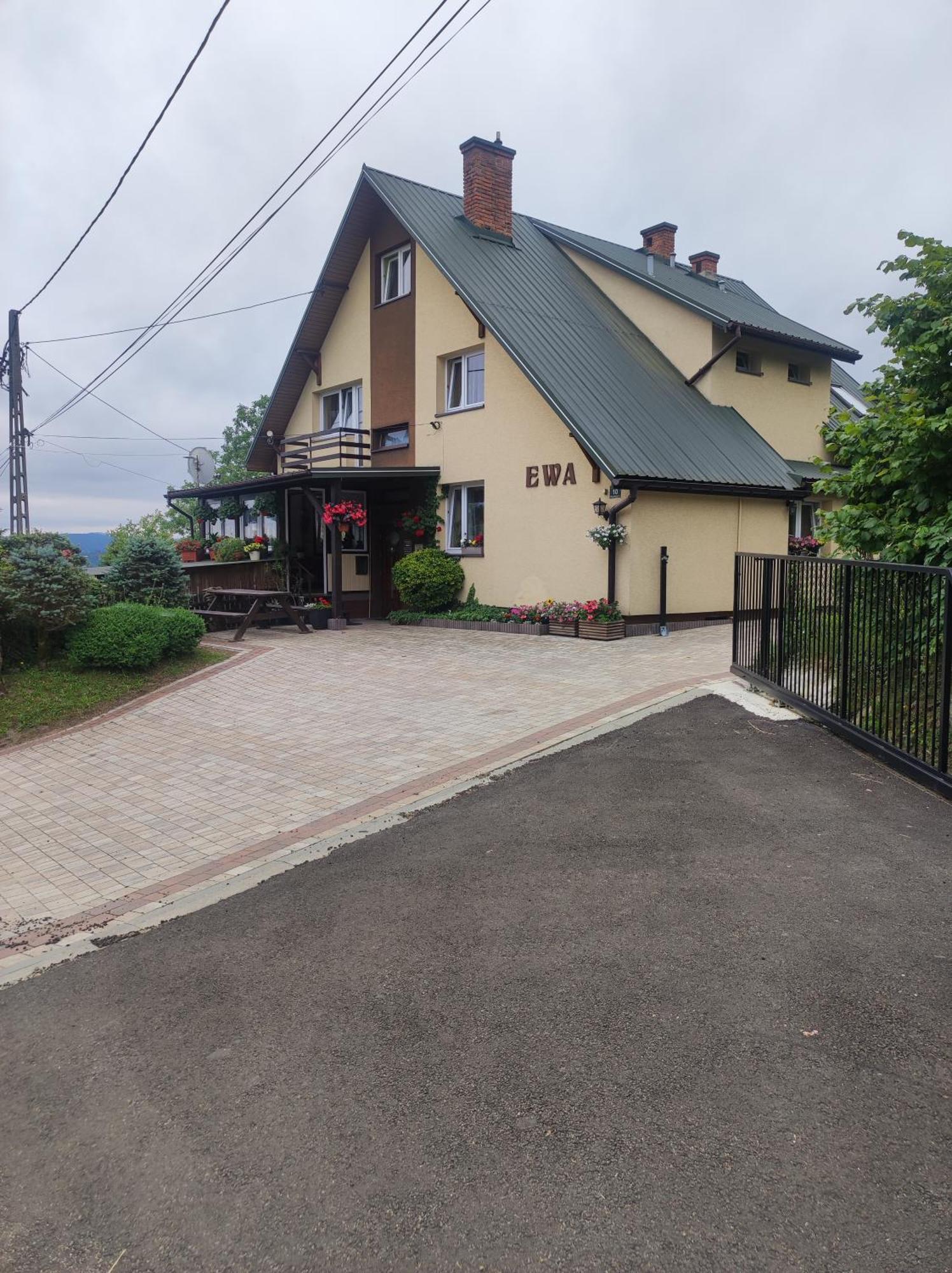 Dom Goscinny Ewa - Noclegi W Polanczyku Dış mekan fotoğraf